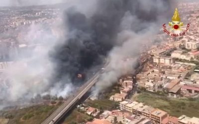 La Sicilia Brucia